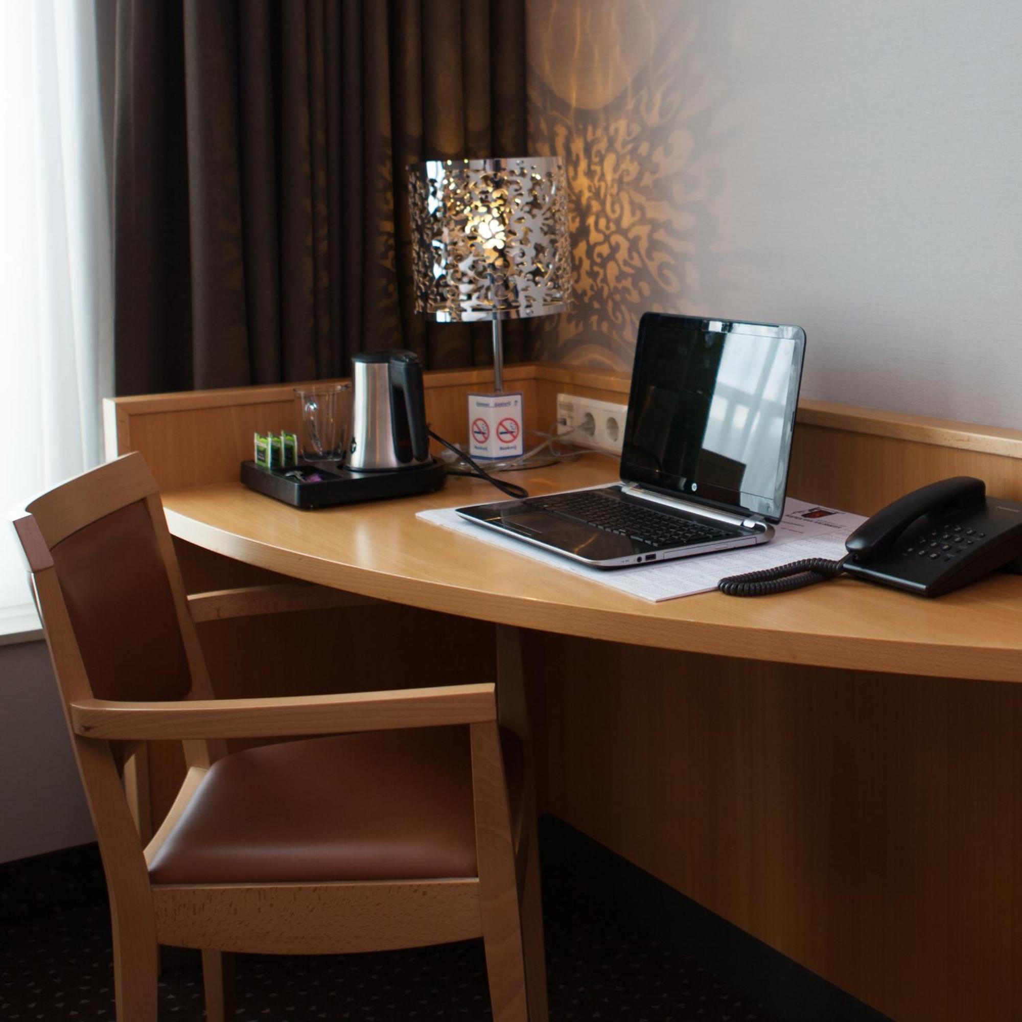 Hotel Aalsmeer Bagian luar foto