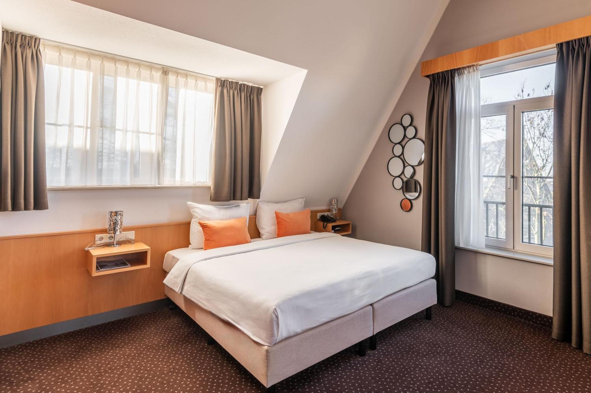 Hotel Aalsmeer Bagian luar foto