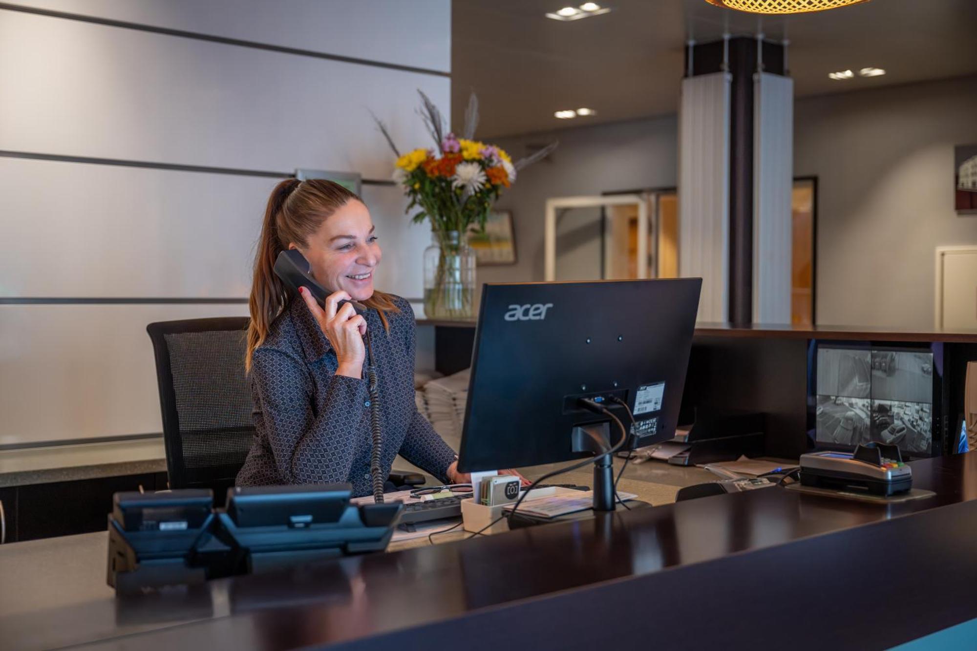 Hotel Aalsmeer Bagian luar foto