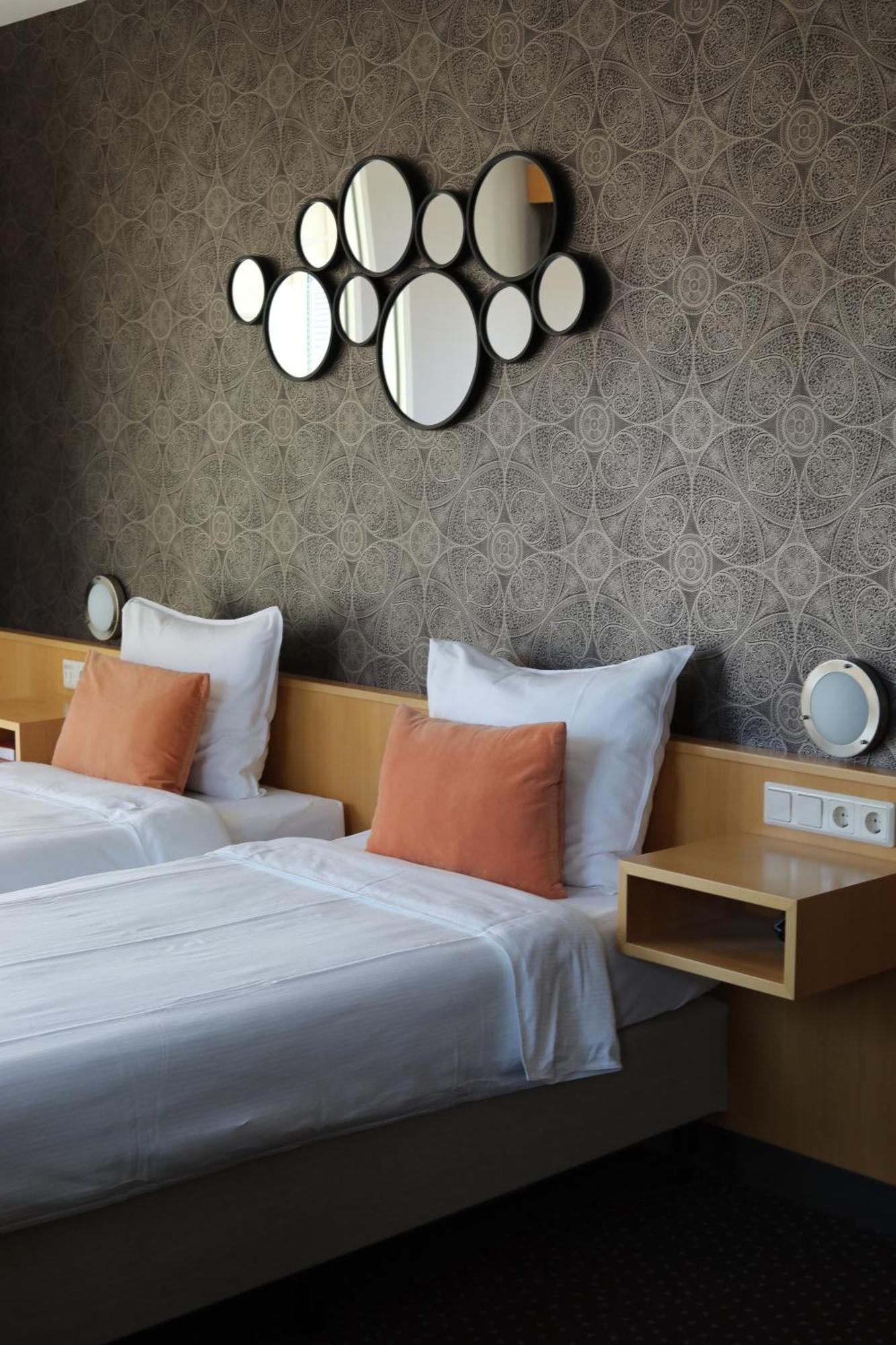 Hotel Aalsmeer Bagian luar foto