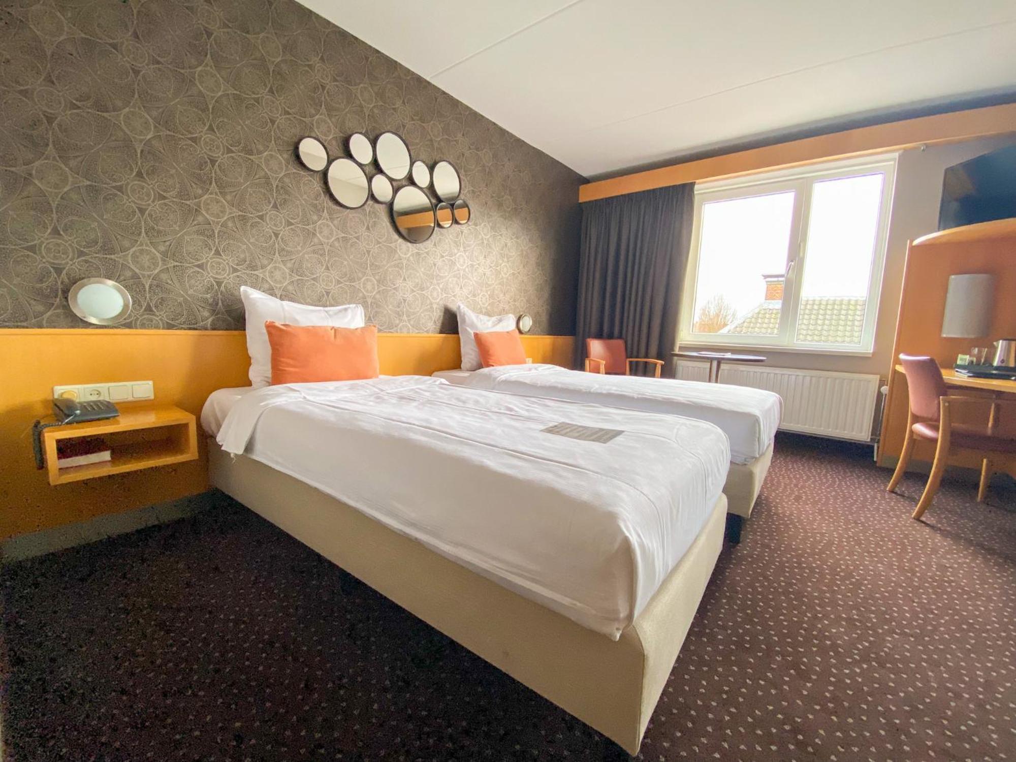 Hotel Aalsmeer Bagian luar foto